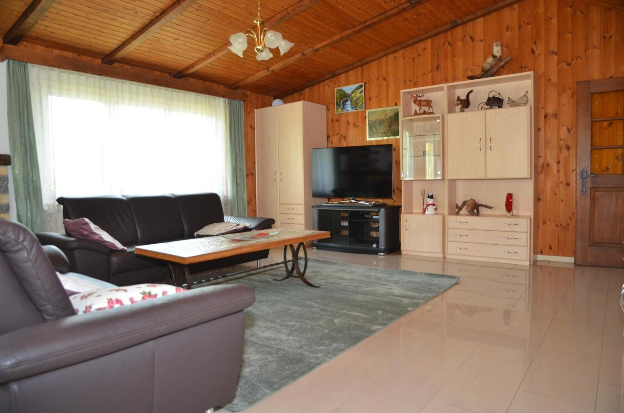 Grosse, Schoene Wohnung Im Gruenen Brig Dış mekan fotoğraf