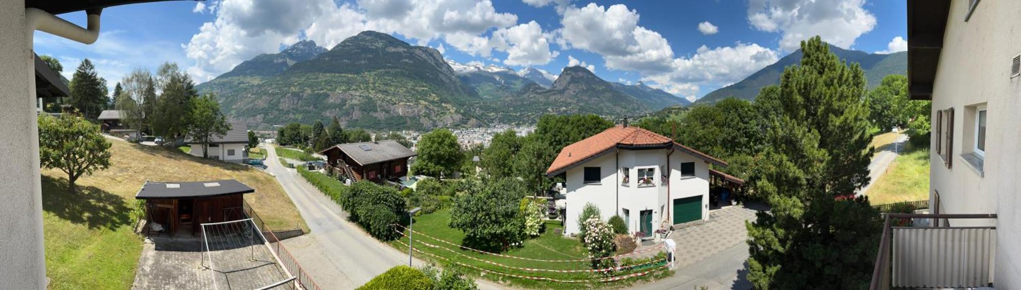 Grosse, Schoene Wohnung Im Gruenen Brig Dış mekan fotoğraf